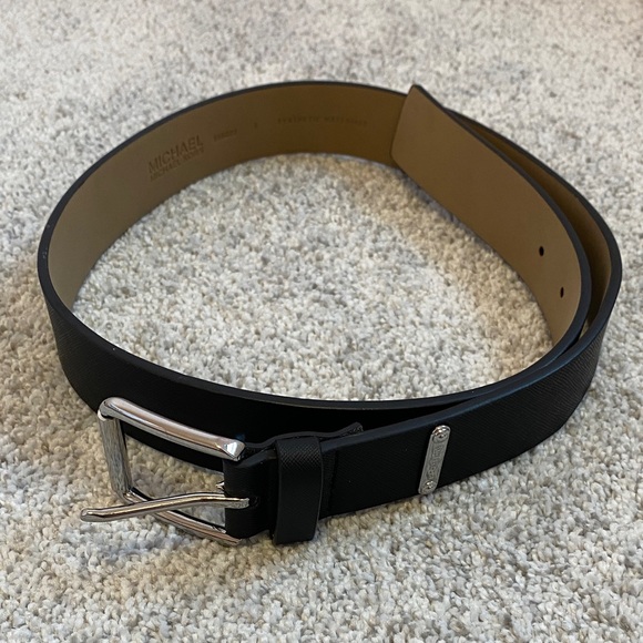 Michael Kors Black and Tan Leather Belt small women’s - Picture 1 of 4